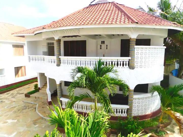 Bedroom Diani Beach Exterior photo